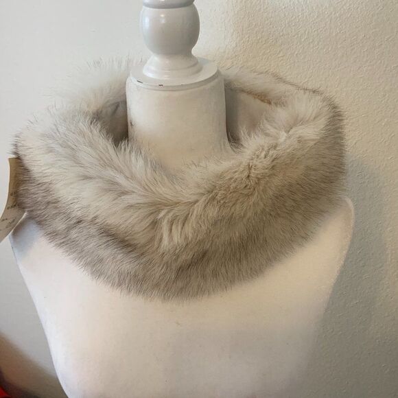JB FUR GALLERY NYC Arctic Blue Fox Fur Headband Neckwarmer NWT - Picture 6 of 9